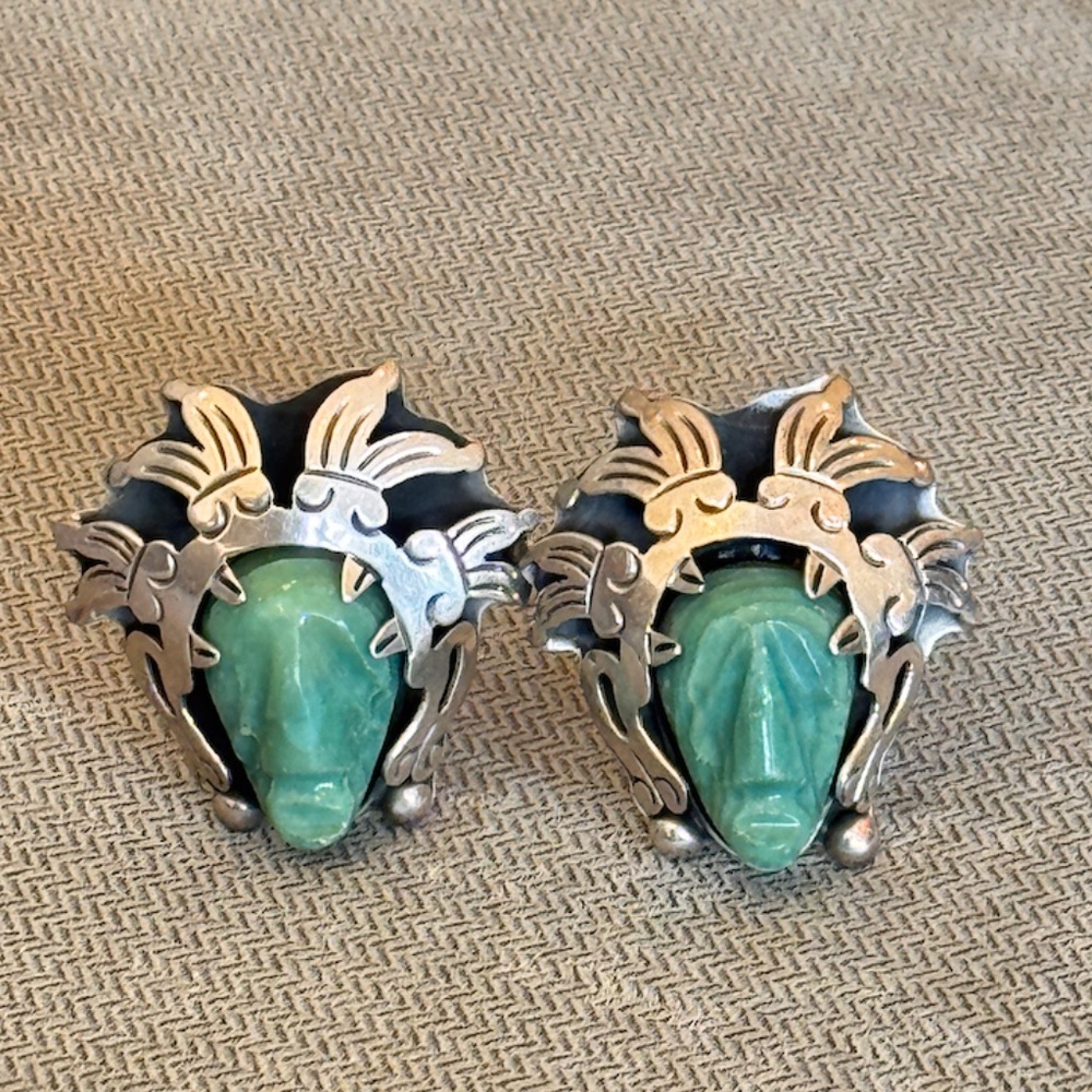 Vintage Sterling Silver Taxco Mexico Carved Mask Face Green Onyx Earrings TV-21 - Picture 1 of 7